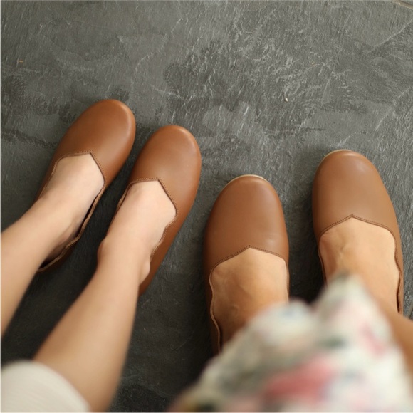 Adelisa & Co Children’s Leather Mary Jane’s Like-New - Picture 4 of 12